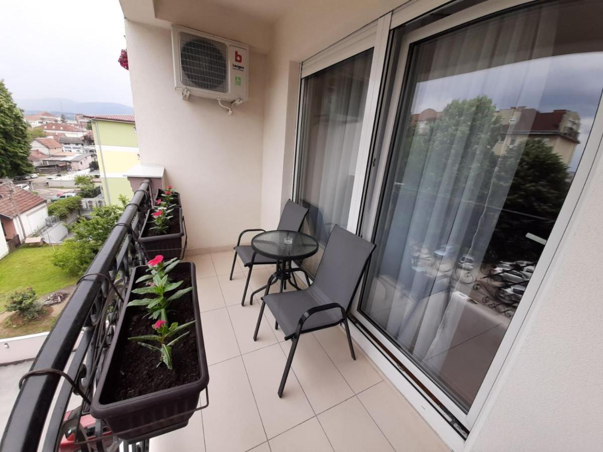 San Apartment Cacak Bagian luar foto