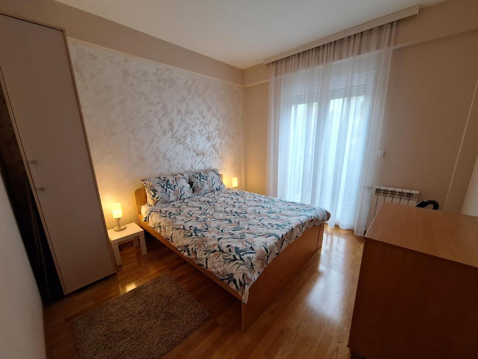 San Apartment Cacak Bagian luar foto
